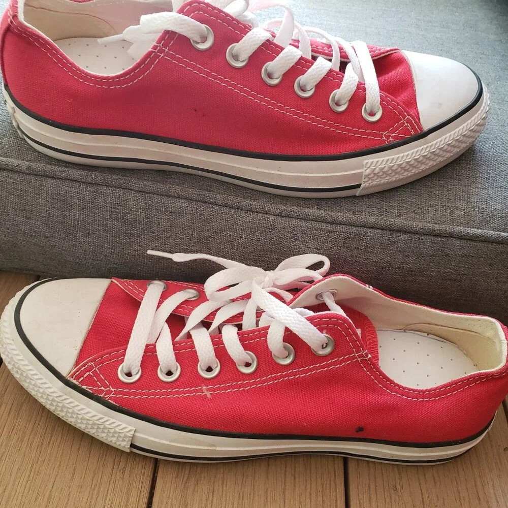 Red Converse Low
